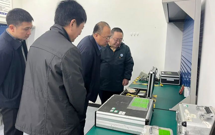 中国中铁生产监督中心到测试中心调研计量管理工作